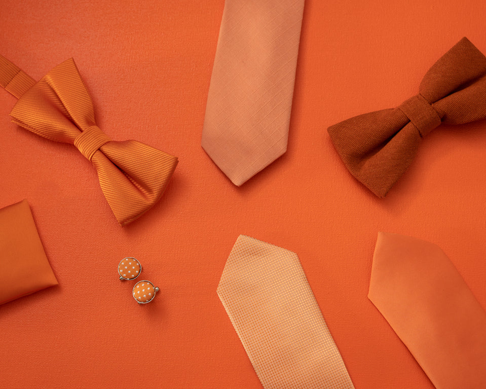 Comment Accessoiriser un Costume en Automne : Nœuds Papillon, Cravates et Chaussettes Imagem